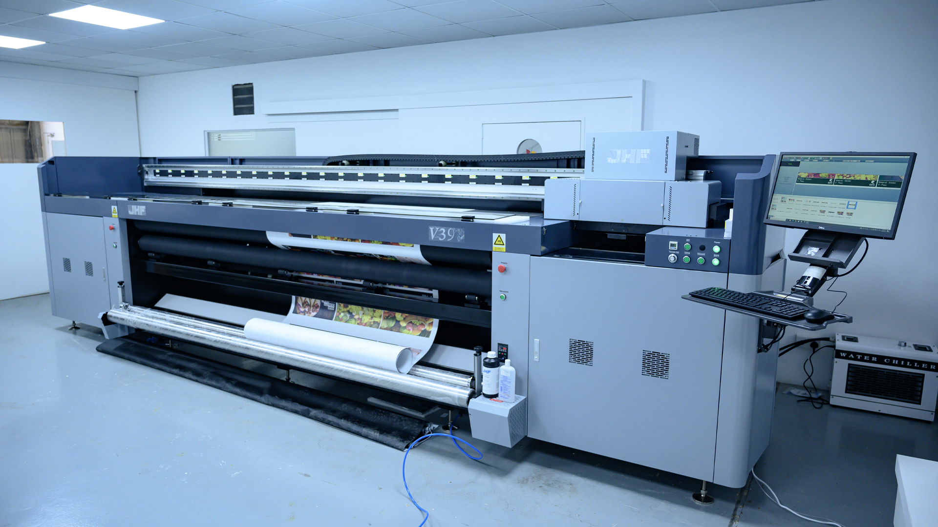 UV Roll-to-Roll Printer Installed in the UAE